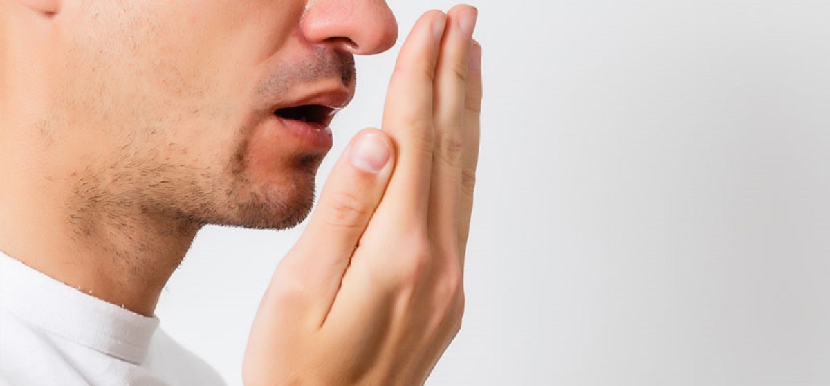 كيف تتخلص من رائحة الفم الكريهة؟