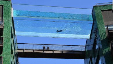 « Sky pool» أول مسبح شفاف ومعلّق في العالم