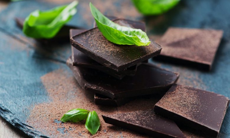 ماذا تفعل 10 غرامات من الشوكولاتة الداكنة في صحتك؟