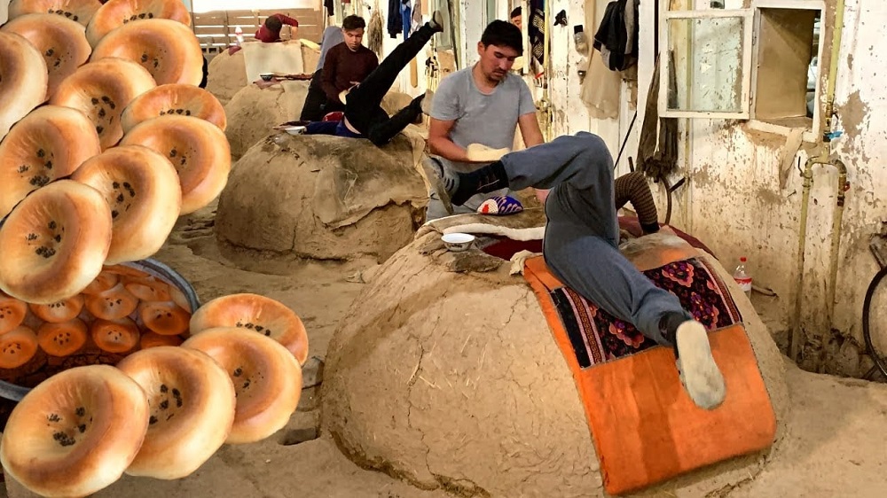 خبز سمرقند الأسطوري .. كيف تخبز 12000 رغيف خبز في اليوم!